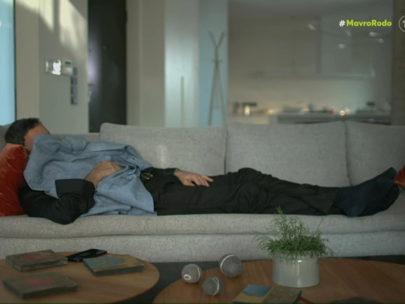 Μαυρό-Ρόδο-Θέμης