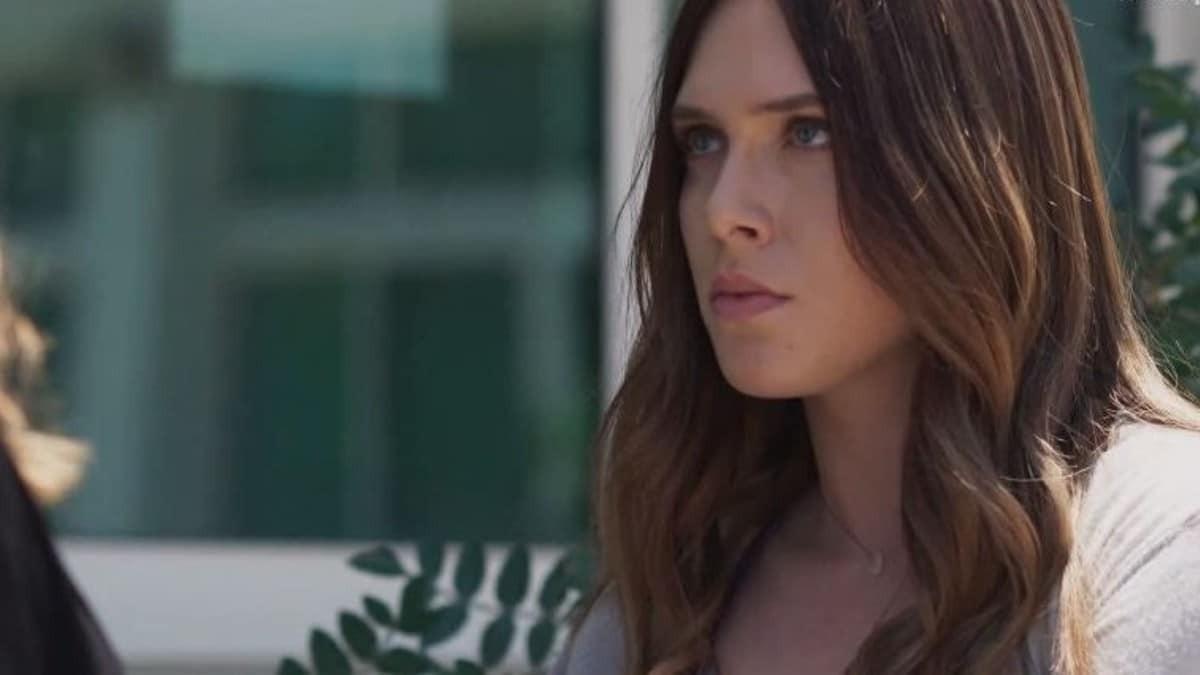 Η Γη της Ελιάς-Μυρτάλη- Η Γη της Ελιάς-Μυρτάλη-