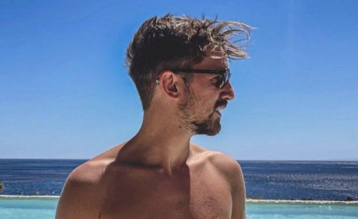 Νίκος Οικονομόπουλος : Αυτός είναι ο αδερφός του που του έχει μεγάλη αδυναμία