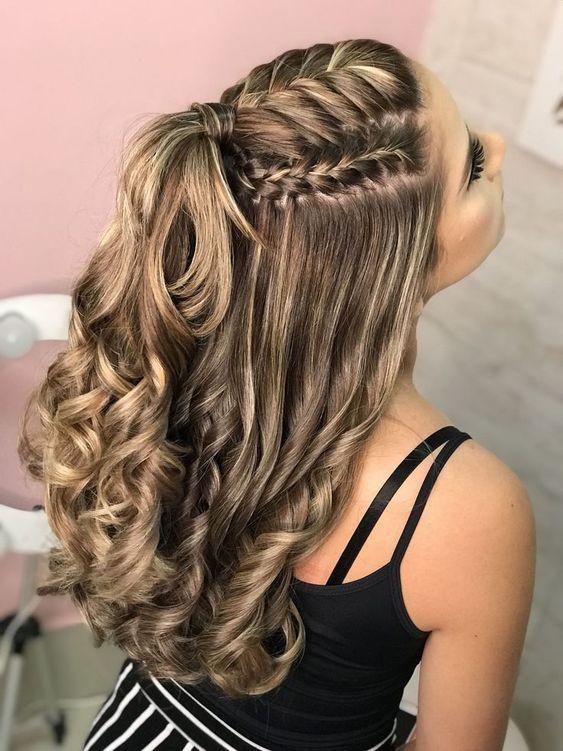 ιδέες-για-χτενίσματα-και-κουρέματα-τον-Δεκέμβριο-Χριστούγεννα 2022-τάσεις-