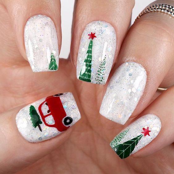 Χριστουγεννιάτικα σχέδια στα νύχια: Οι πιο μοντέρνες ιδέες