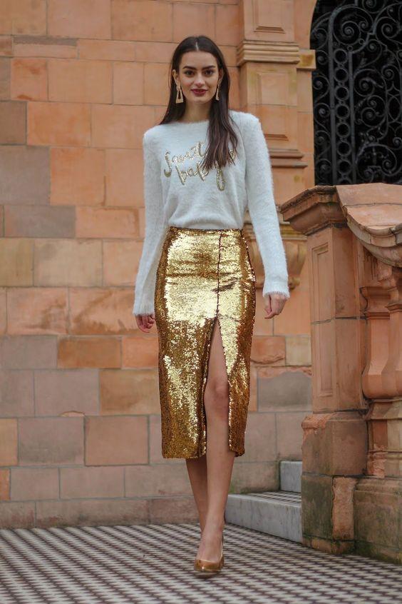 χρυσή-μάξι φούστα-με-γκλίτερ-και-λευκό πουλόβερ-ιδέες-