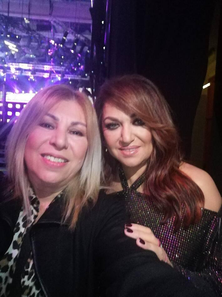 Καίτη Γαρμπή -J2US : Η σπάνια εμφάνιση της αδελφής της Λιάνας στο πλατό