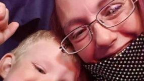 Τραγωδία  : Νεκρός 5χρονος  – Κατάπιε πινέζα και έσβησε στην αγκαλιά της μητέρας του