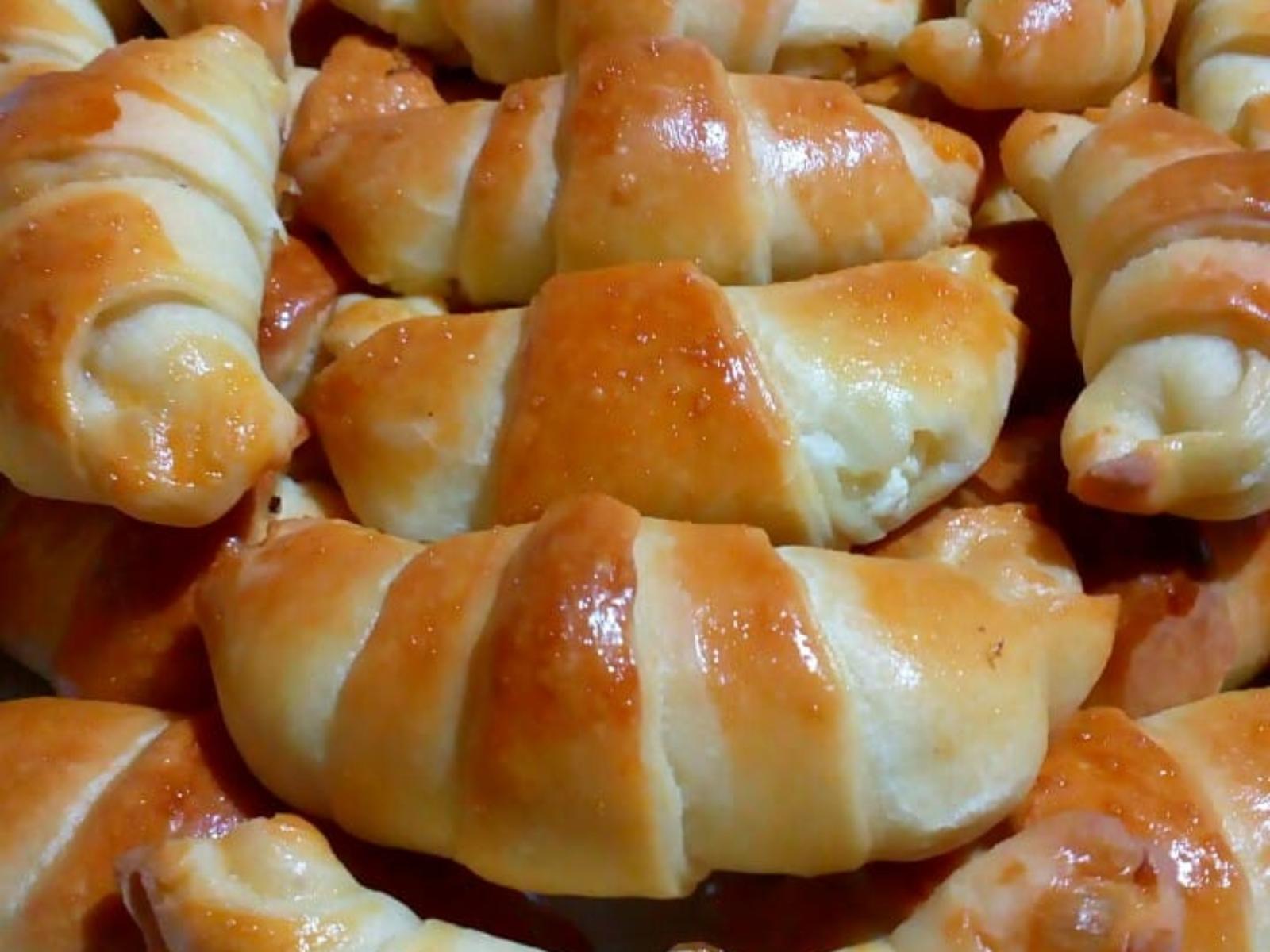 αλμυρά κρουασανάκια-με-τυριά-συνταγή- αλμυρά κρουασανάκια-με-τυριά-συνταγή-