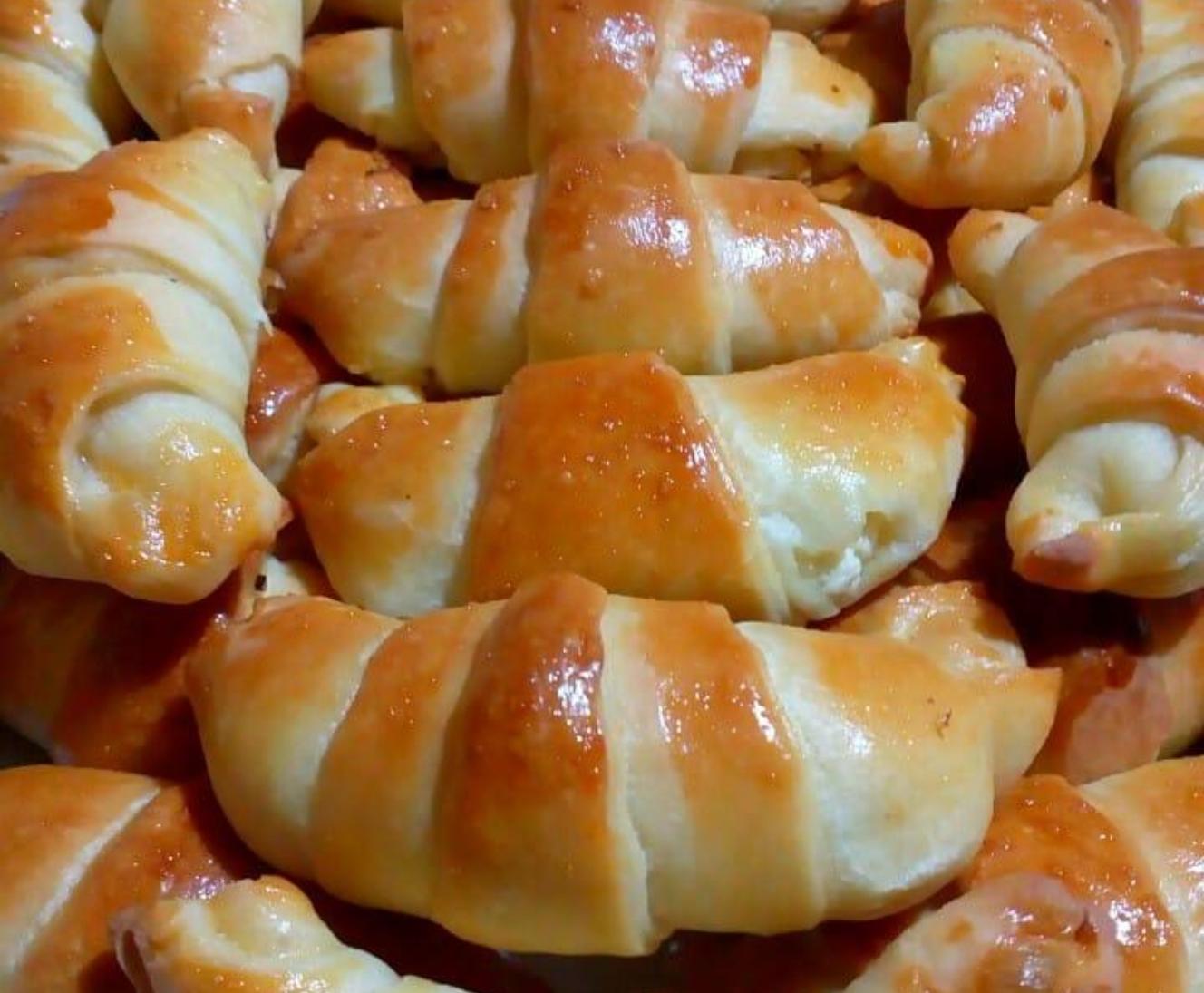 Κρουασανάκια τυριών σούπερ αφράτα για σχολείο