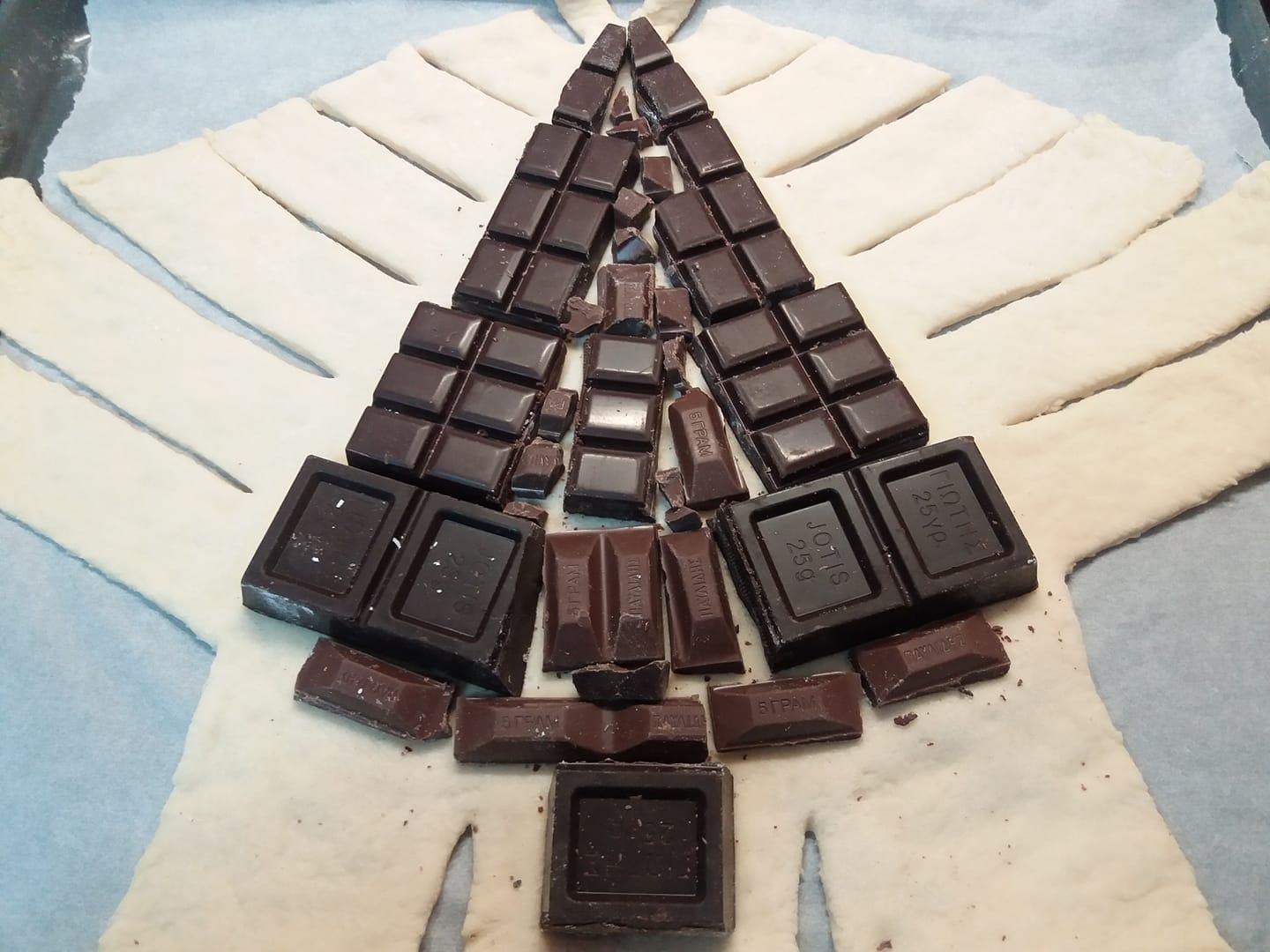 χριστουγεννιάτικο δέντρο-με-σφολιάτα-και-σοκολάτα-συνταγή-