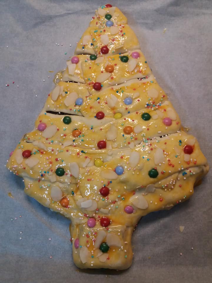 χριστουγεννιάτικο δέντρο-με-σφολιάτα-και-σοκολάτα-συνταγή-