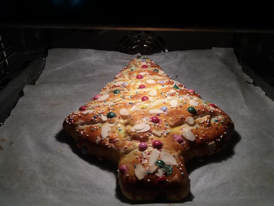 χριστουγεννιάτικο δέντρο-με-σφολιάτα-και-σοκολάτα-συνταγή-