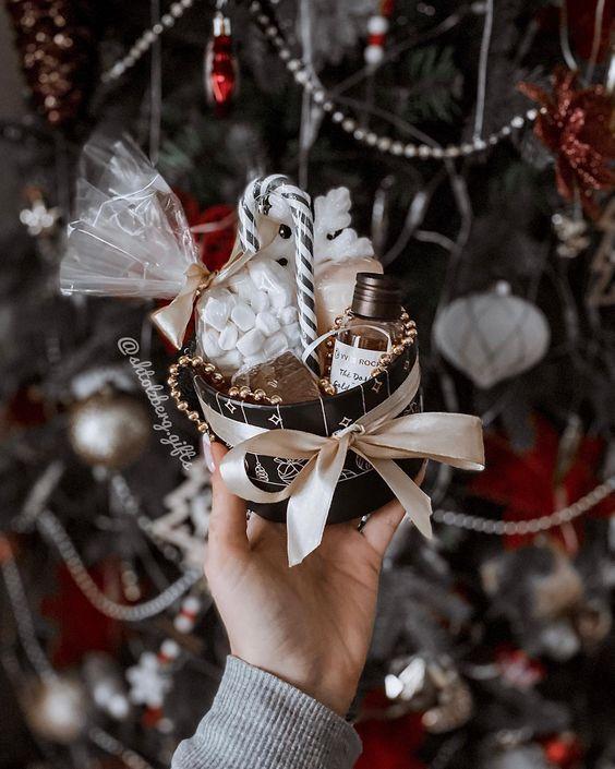 ιδέες-για-δώρα-στους-δασκάλους-Χριστούγεννα 2022-