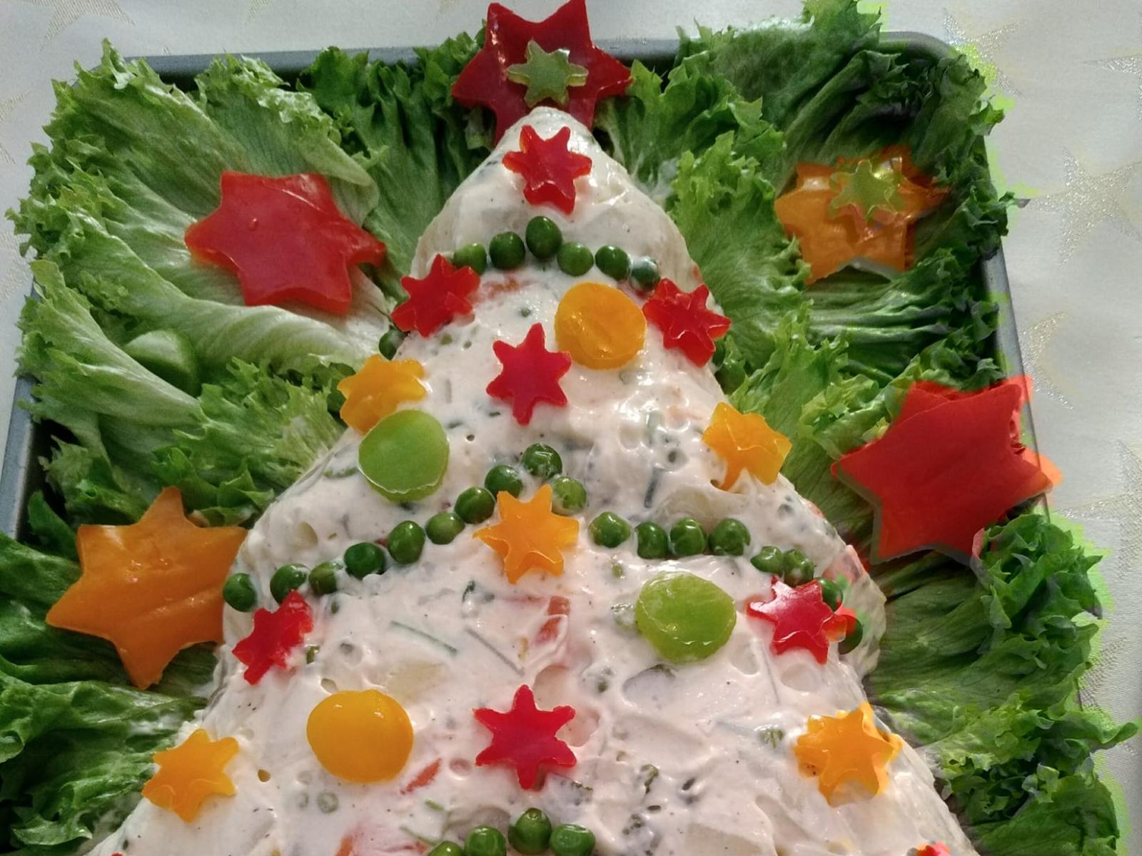 ρώσικη σαλάτα-χριστουγεννιάτικο-δέντρο-συνταγή-