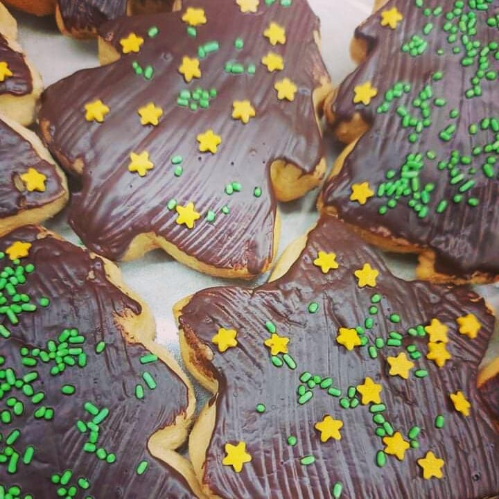 χριστουγεννιάτικα μπισκότα-με-σοκολάτα-συνταγή- χριστουγεννιάτικα μπισκότα-με-σοκολάτα-συνταγή-