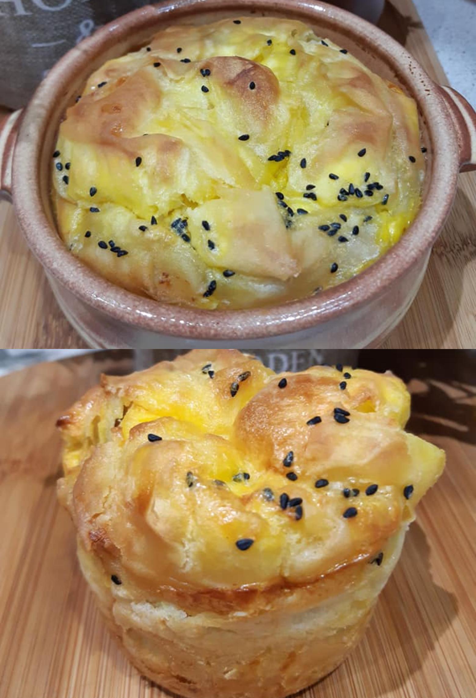 Ατομικές τυρόπιτες σε πήλινο σα σουφλέ