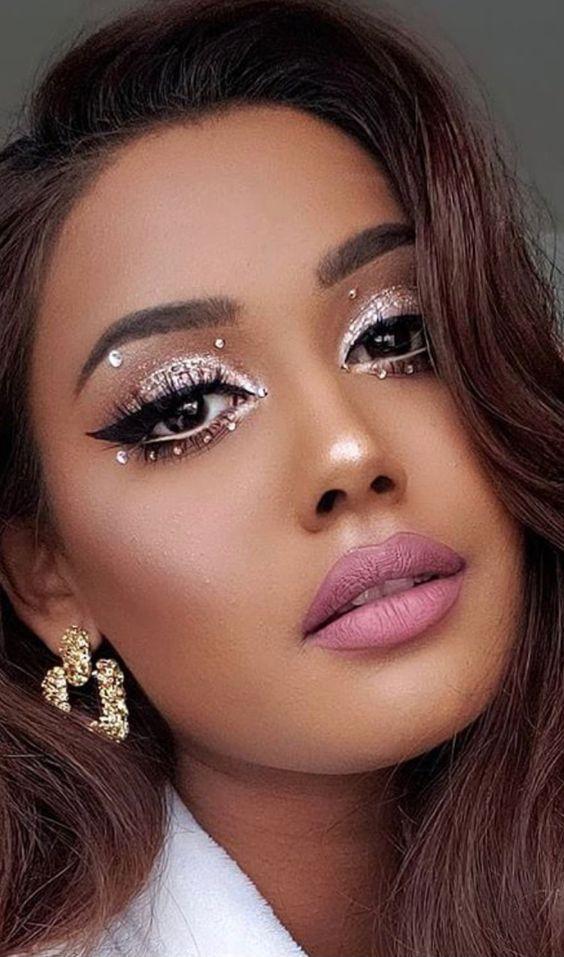 ιδέες-για-χριστουγεννιάτικο μακιγιάζ-με-γκλίτερ-Χριστούγεννα 2022- ιδέες-για-χριστουγεννιάτικο μακιγιάζ-με-γκλίτερ-Χριστούγεννα 2022-