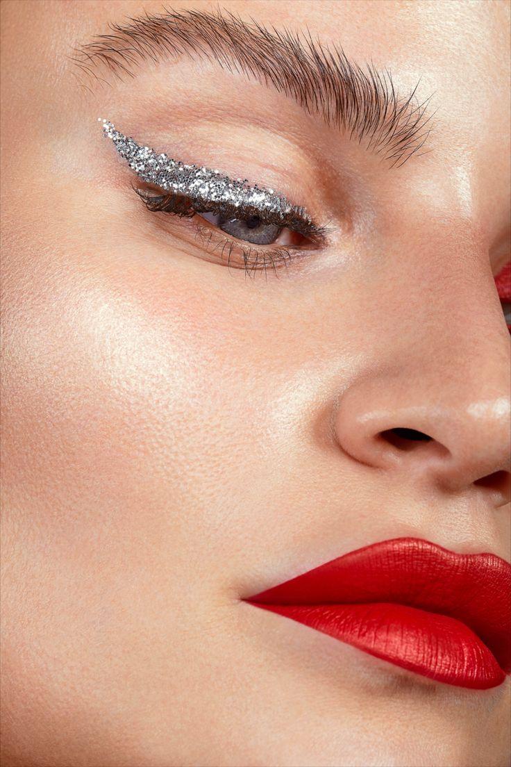 ιδέες-για-χριστουγεννιάτικο μακιγιάζ-με-γκλίτερ-Χριστούγεννα 2022- ιδέες-για-χριστουγεννιάτικο μακιγιάζ-με-γκλίτερ-Χριστούγεννα 2022-