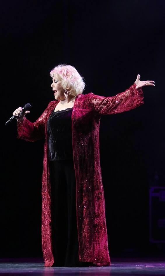 Μαρινέλλα : Δειτε την κόρη και την εγγονή της τραγουδίστριας σε σπάνια εμφάνιση