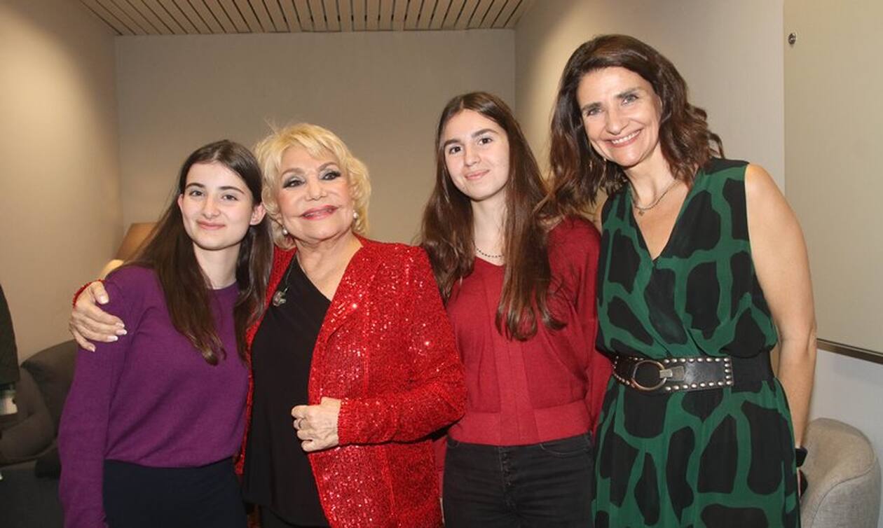 Μαρινέλλα : Δειτε την κόρη και την εγγονή της τραγουδίστριας σε σπάνια εμφάνιση