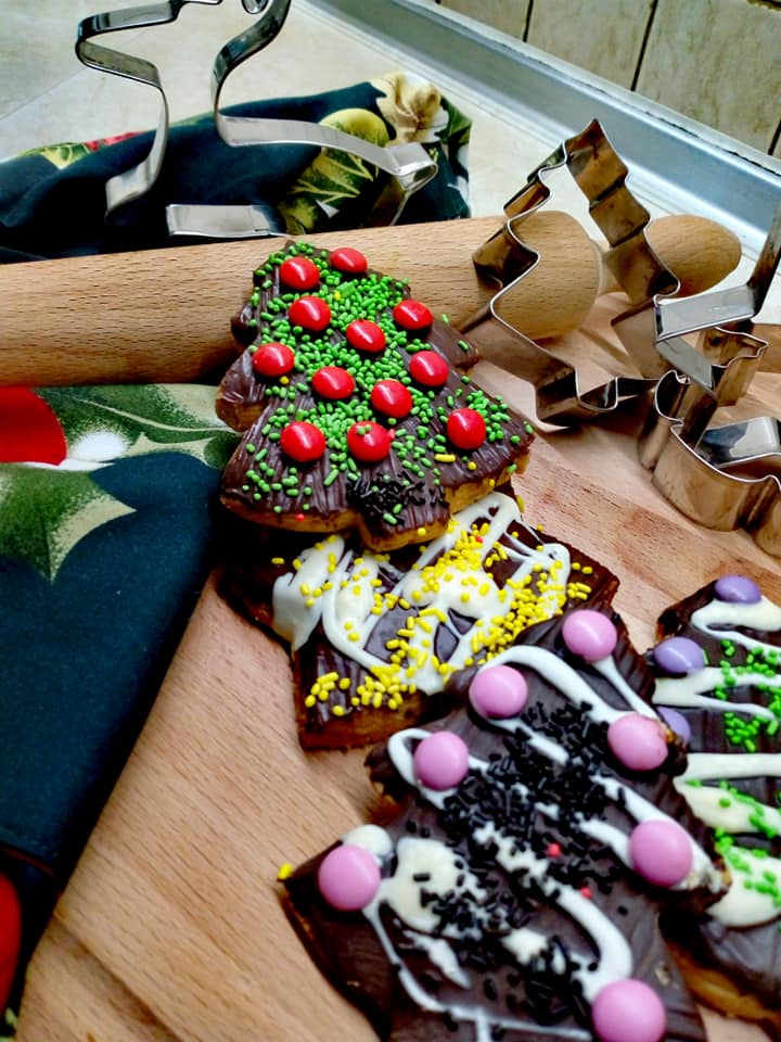 χριστουγεννιάτικα μπισκότα-γλειφιτζούρια-συνταγή- χριστουγεννιάτικα μπισκότα-γλειφιτζούρια-συνταγή-