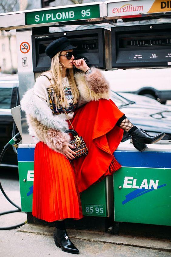 ιδέες-για-χριστουγεννιάτικο ντύσιμο-με-γούνα-Χριστούγεννα 2022-