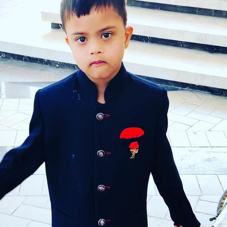 ανύπαντρος μπαμπάς-υιοθετεί-παιδί-με-σύνδρομο down-