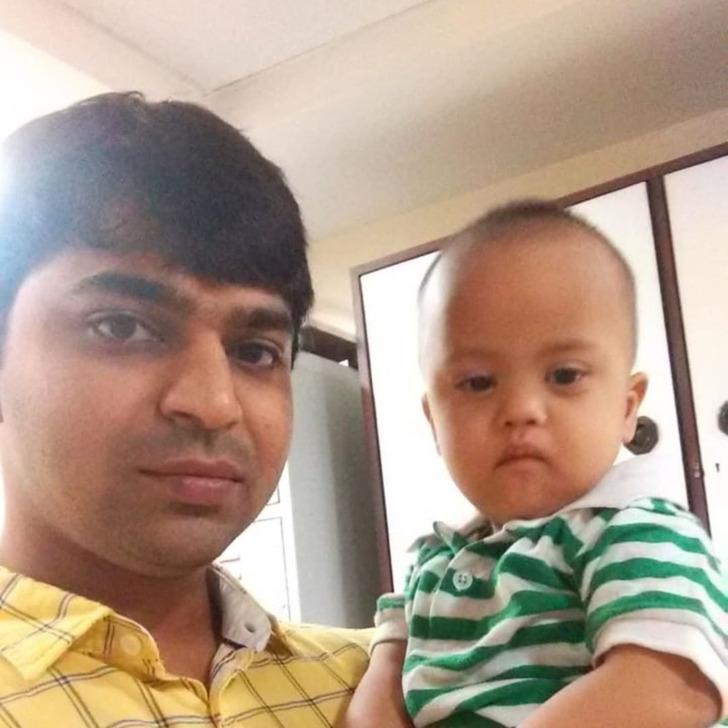 ανύπαντρος μπαμπάς-υιοθετεί-παιδί-με-σύνδρομο down-