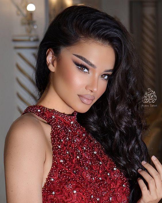 ιδέες-για-χριστουγεννιάτικα χτενίσματα-με-μπούκλες-