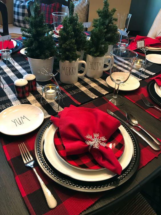 Χριστούγεννα 2022: Ιδέες για διακοσμήσεις στο Χριστουγεννιάτικο τραπέζι του ρεβεγιόν