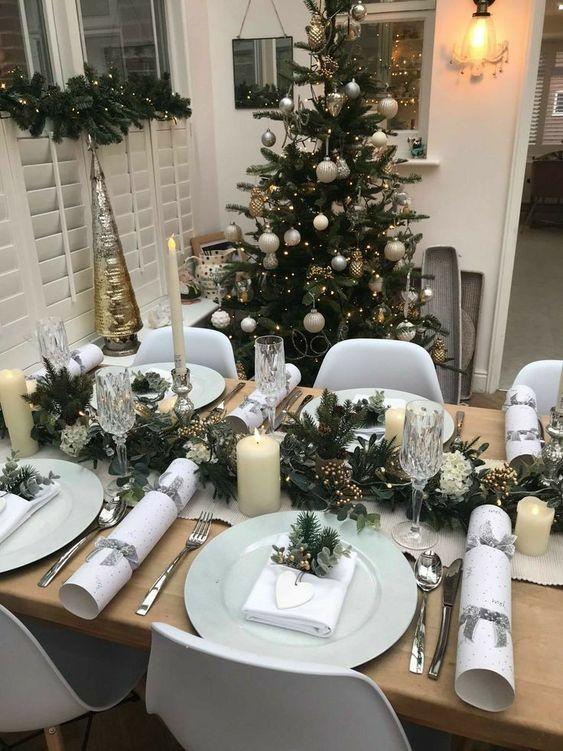 ιδέες-για-χριστουγεννιάτικη διακόσμηση-στο-τραπέζι-του-ρεβεγιόν-Χριστούγεννα 2022-