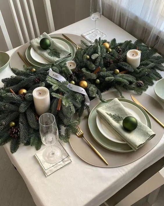 πράσινη-χριστουγεννιάτικη-διακόσμηση-στο-τραπέζι-ιδέες-