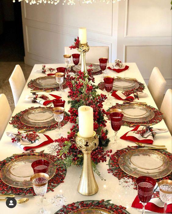 ιδέες-για-χριστουγεννιάτικη διακόσμηση-στο-τραπέζι-του-ρεβεγιόν-Χριστούγεννα 2022-