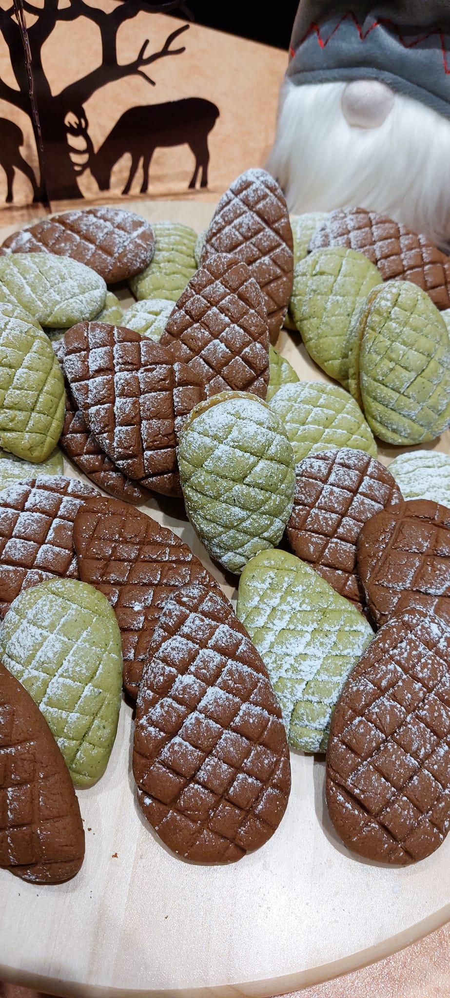 χριστουγεννιάτικα μπισκότα-κουκουνάρια-συνταγή-