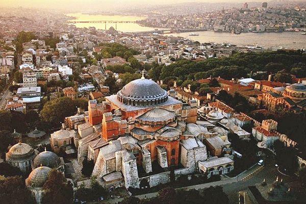 Αγία Σοφία: Ο μαρμαρωμένος βασιλιάς και μερικοί άλλοι διάσημοι θρύλοι