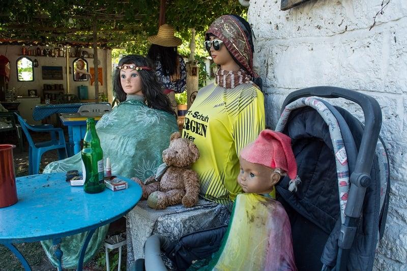 Ελλάδα : Το στοιχειωμένο χωριό της Ελλάδας που ζουν μόνο κούκλες
