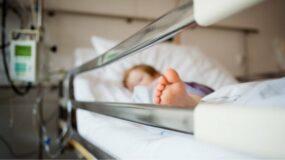 Ασφυκτικά γεμάτα τα παιδιατρικά νοσοκομεία το Σαββατοκύριακο  – Μεγάλη έξαρση των λοιμώξεων