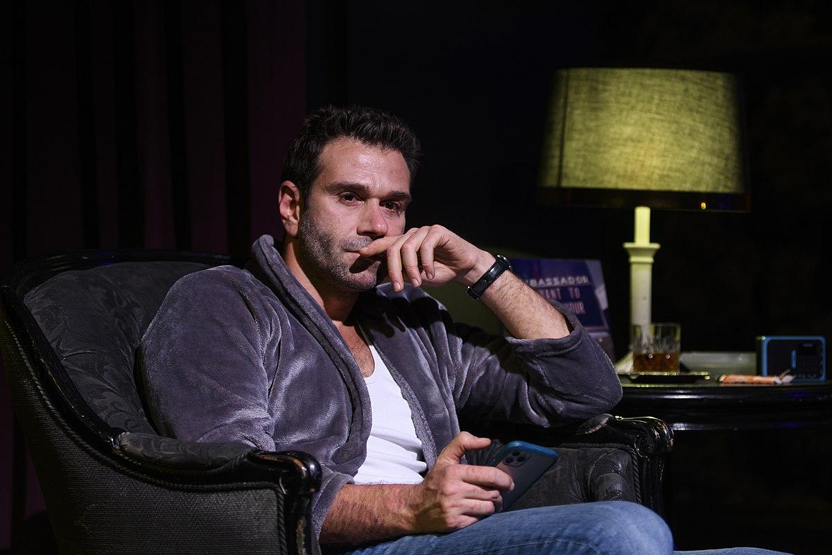 Τάσος Ιορδανίδης με κορωνοϊό ο ηθοποιός :  Όχι, απλώς μ´ έχει πιάσει αλλά μ´ έχει πάρει και μ’ έχει σηκώσει