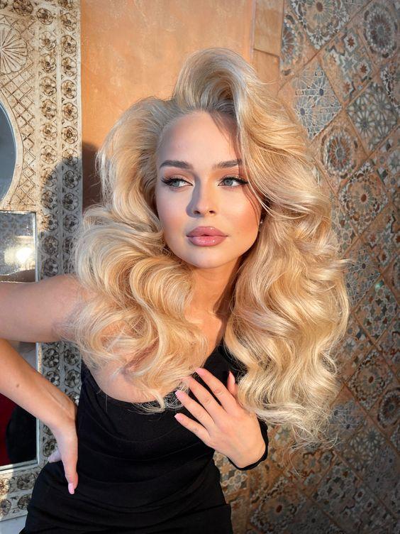 ιδέες-για-γιορτινά χτενίσματα-με-μπούκλες-τα-Χριστούγεννα 2022-Πρωτοχρονιά- ιδέες-για-γιορτινά χτενίσματα-με-μπούκλες-τα-Χριστούγεννα 2022-Πρωτοχρονιά-