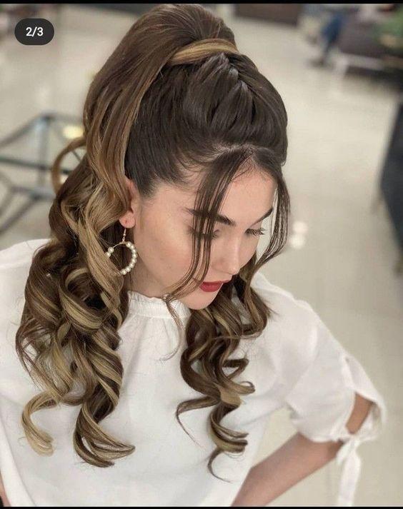 ιδέες-για-γιορτινά χτενίσματα-με-μπούκλες-τα-Χριστούγεννα 2022-Πρωτοχρονιά- ιδέες-για-γιορτινά χτενίσματα-με-μπούκλες-τα-Χριστούγεννα 2022-Πρωτοχρονιά-