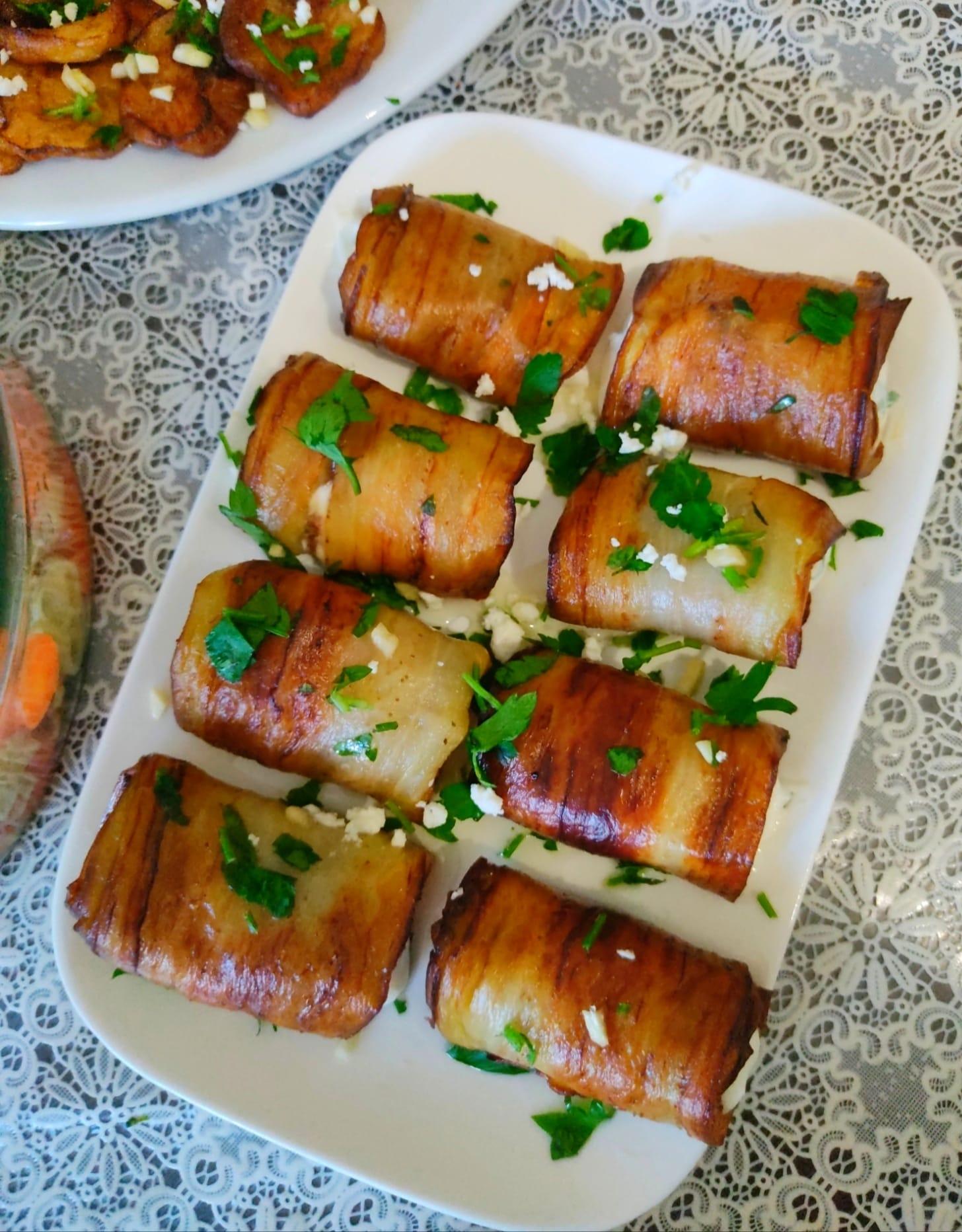 ρολάκια-μελιτζάνας-με-γιαούρτι-για-τα-Χριστούγεννα-συνταγή- ρολάκια-μελιτζάνας-με-γιαούρτι-για-τα-Χριστούγεννα-συνταγή-