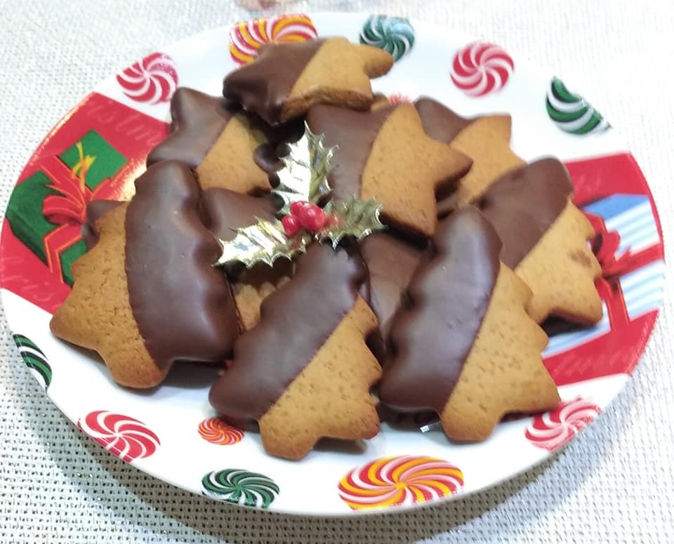 συνταγή-για-χριστουγεννιάτικα μπισκότα-με-τζίντζερ-