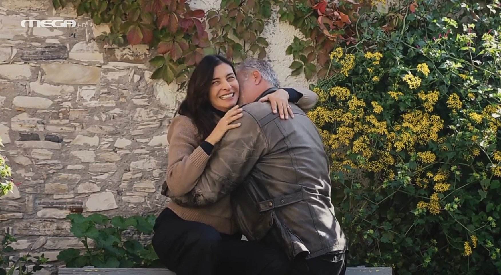 Η Γη της Ελιάς: Στάθης και Ιουλία μαζί σαν μια γροθιά