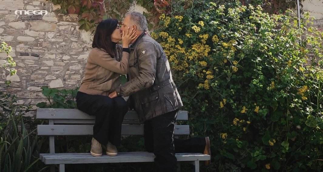 Η Γη της Ελιάς: Στάθης και Ιουλία μαζί σαν μια γροθιά