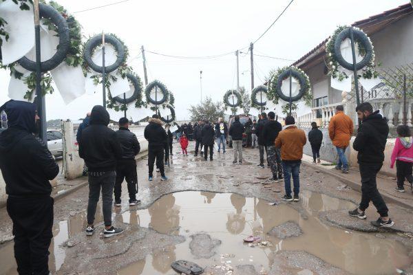 16χρονος Ρομά: Mε τραγούδια και λουλούδια το τελευταίο αντίο στον Κώστα Φραγκούλη