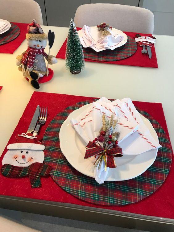 χριστουγεννιάτικες-πετσέτες-στο-τραπέζι-με-κορδέλες-ιδέες-