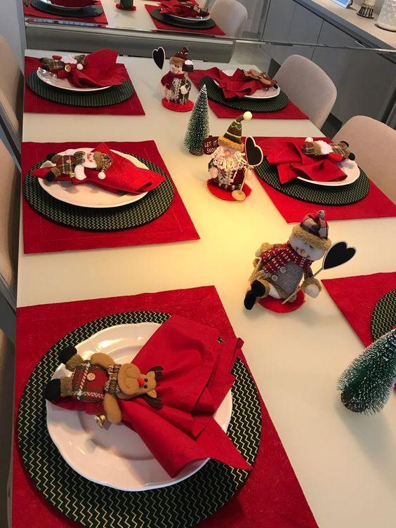 χαρτοπετσέτες-στο-χριστουγεννιάτικο τραπέζι-με-λούτρινα-ιδέες-