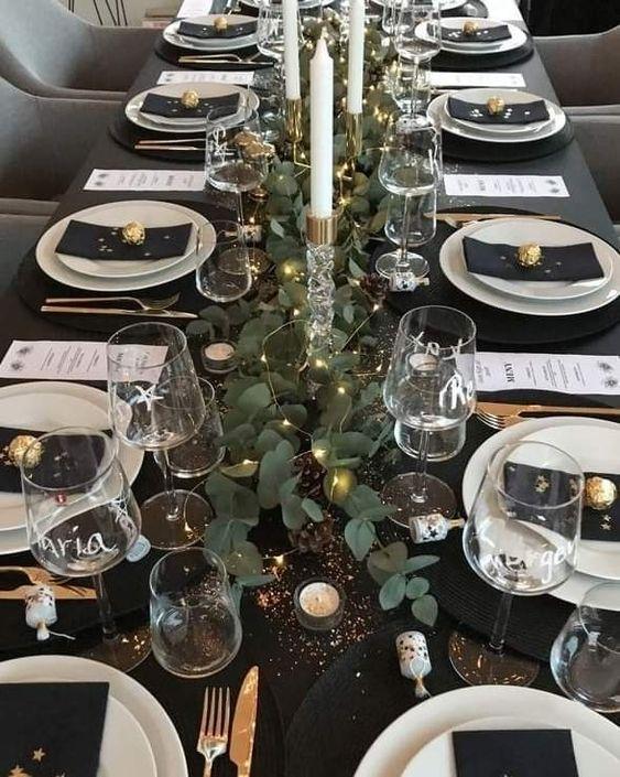 χριστουγεννιάτικη γιρλάντα-με-φύλλα-στο-τραπέζι-ιδέες-