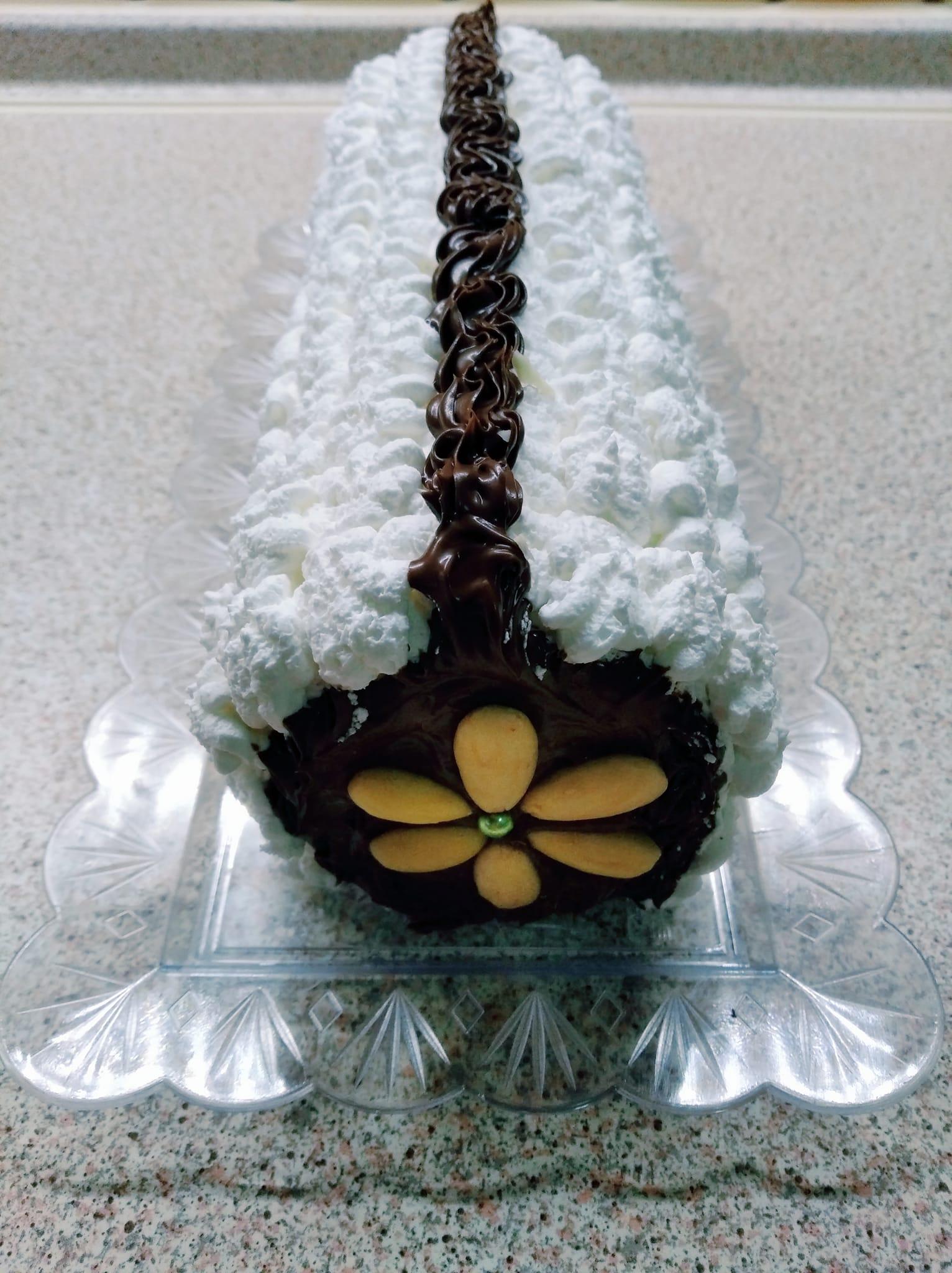 Χριστουγεννιάτικος κορμός-με σαντιγί-συνταγή- Χριστουγεννιάτικος κορμός-με σαντιγί-συνταγή-