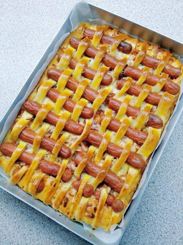 λουκανικόπιτα-για-τα-Χριστούγεννα-συνταγή-