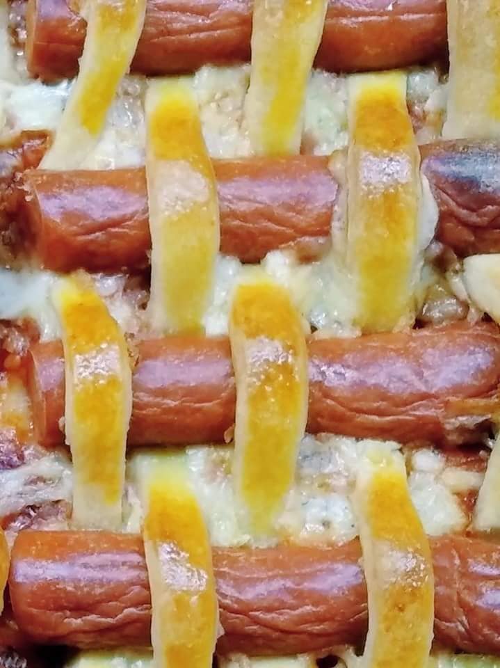 λουκανικόπιτα-για-τα-Χριστούγεννα-συνταγή-