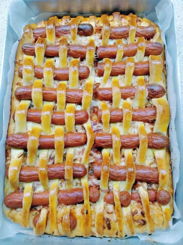 Γιορτινή λουκανικόπιτα