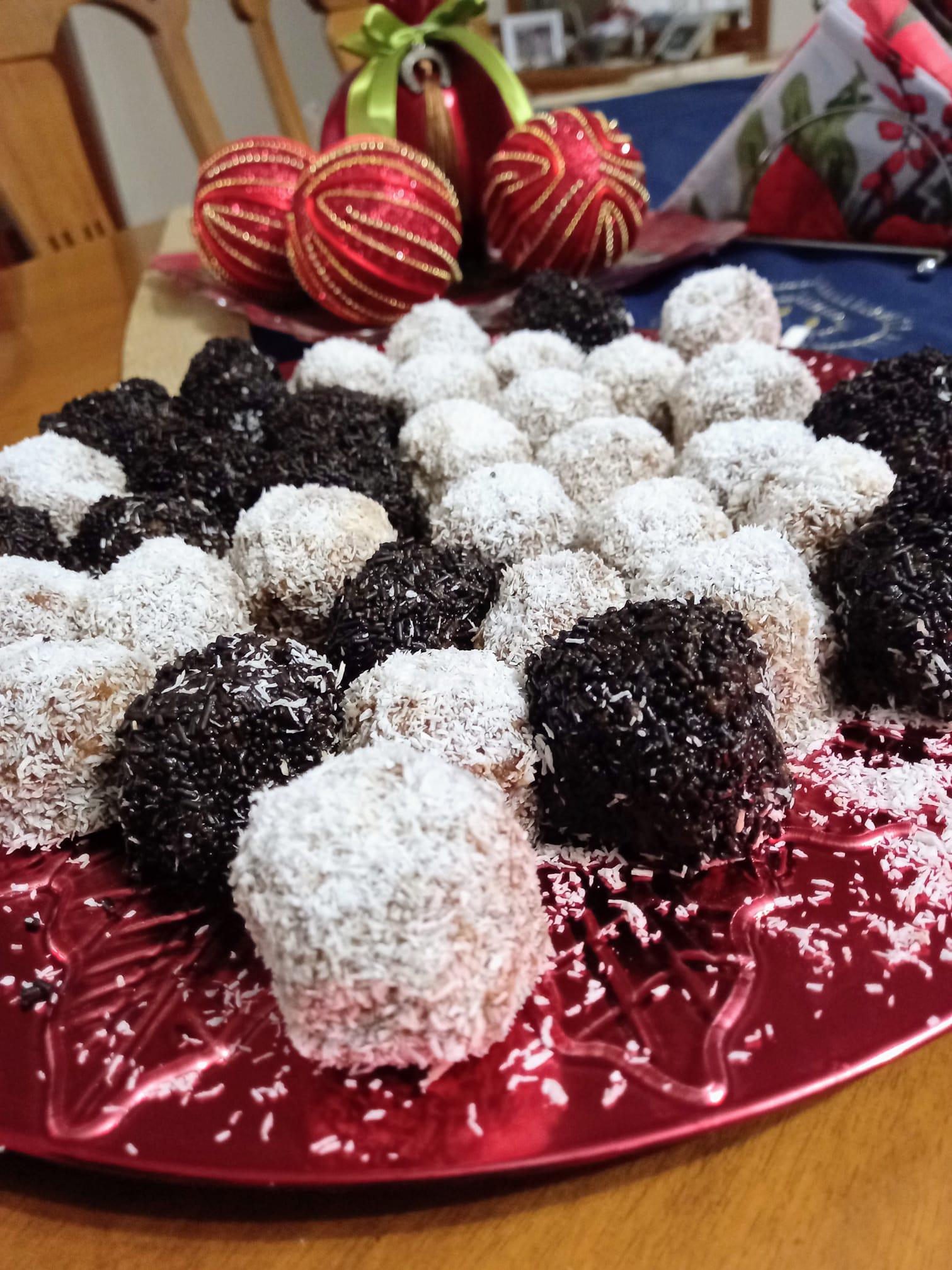 τρουφάκια-από-κουραμπιέδες-και-βασιλόπιτα-που-περίσσεψαν-συνταγή-